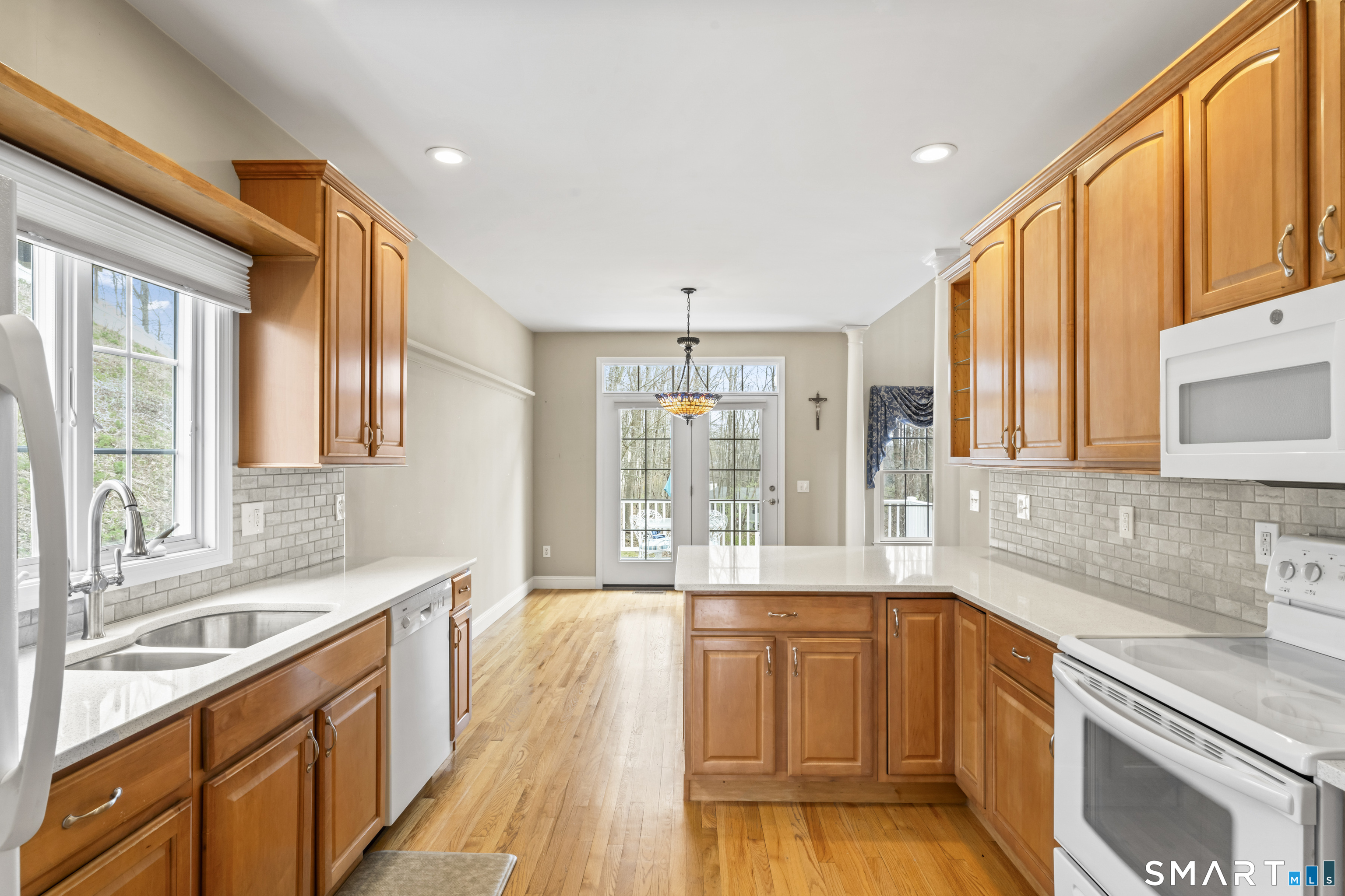 18 Spring Ridge Court, Unit 18 Danbury, CT 06811 - Photo 8 of 40