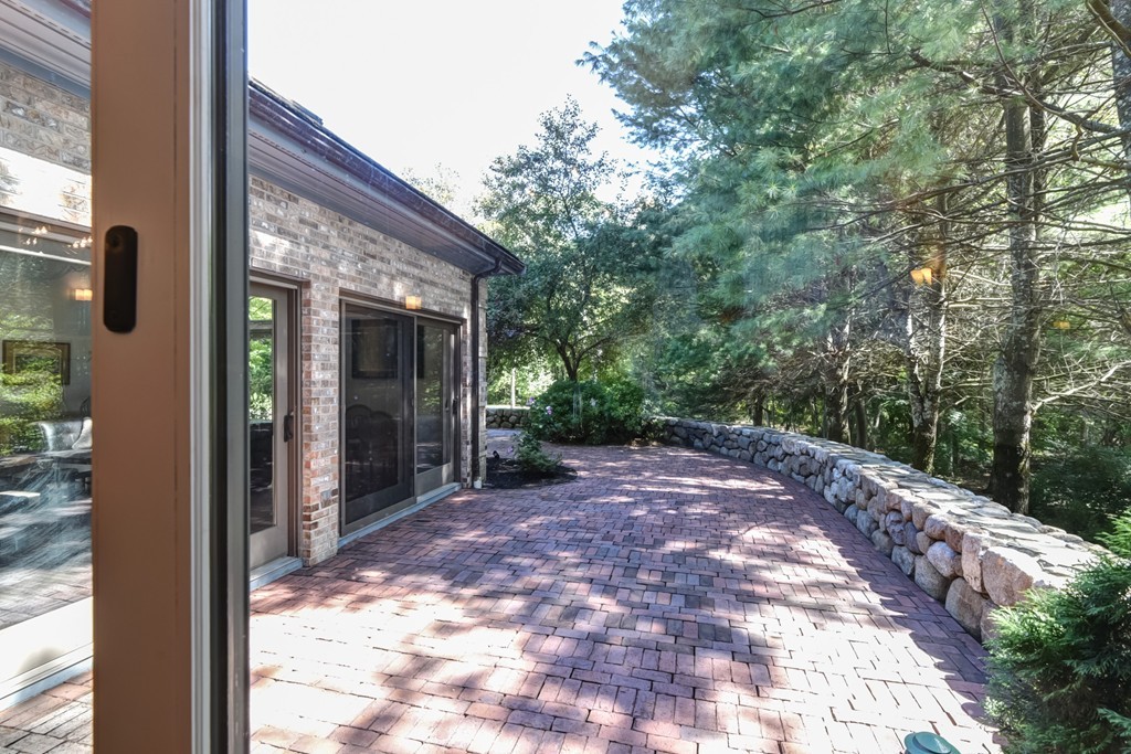 68 Pheasant Landing Road Needham, MA 02492 - Photo 23 of 30