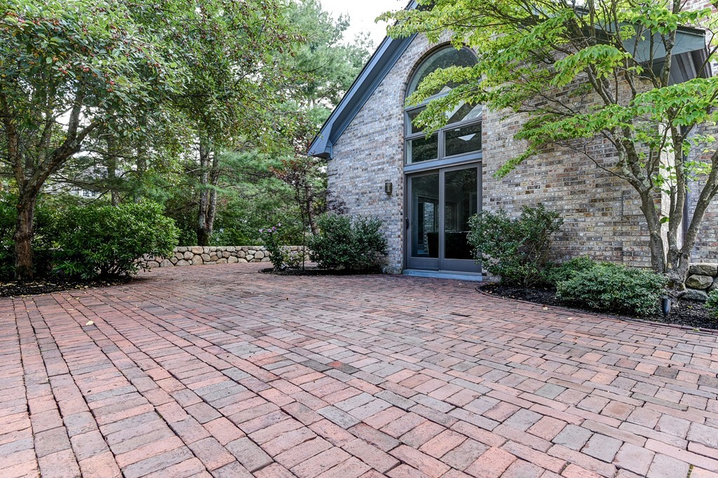 68 Pheasant Landing Road Needham, MA 02492 - Photo 24 of 30