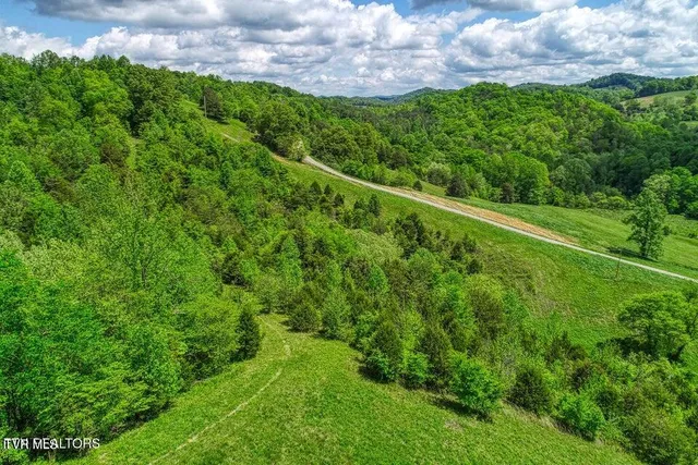 $1,900,000 | 833 Duck Creek Road, Sneedville, TN 37869