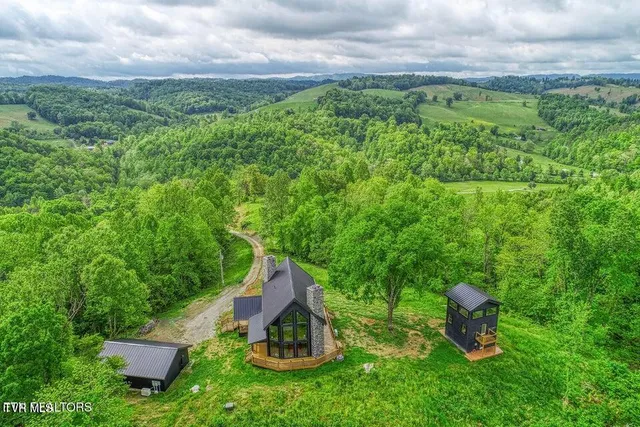 $1,900,000 | 833 Duck Creek Road, Sneedville, TN 37869