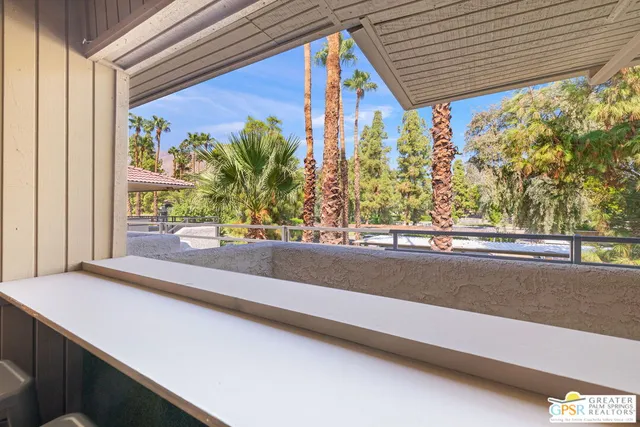 $185,000 | 575 North Villa Court, Unit 204, Palm Springs, CA 92262