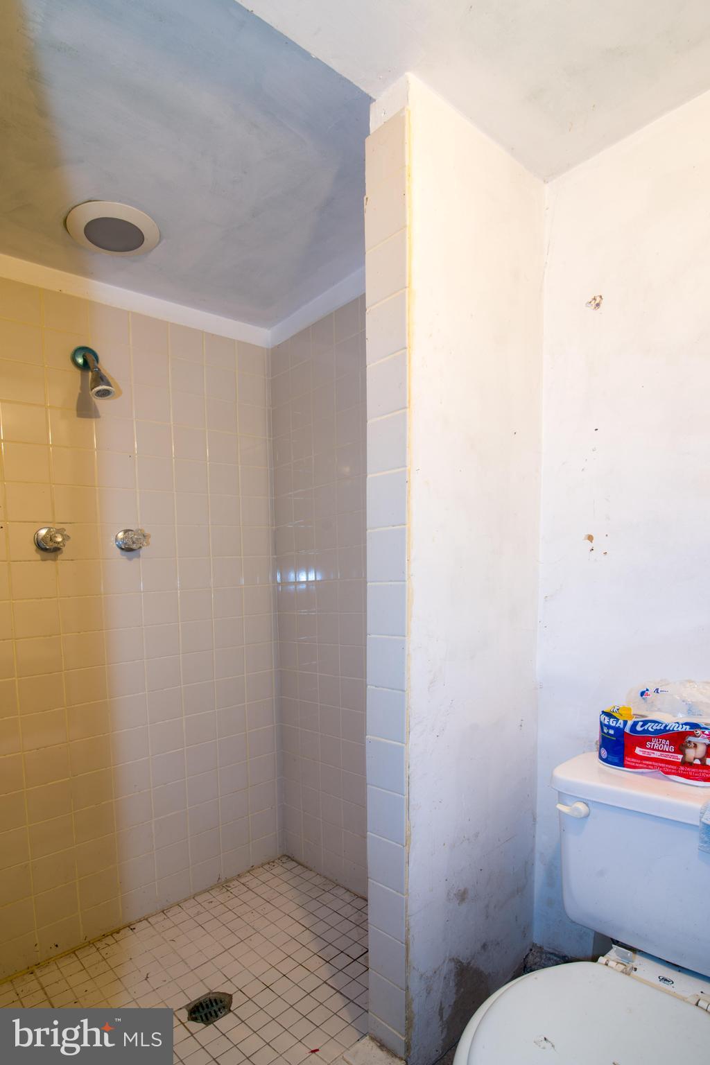 731 Park Road Northwest Washington, DC 20010 - Photo 28 of 28 Full Bath