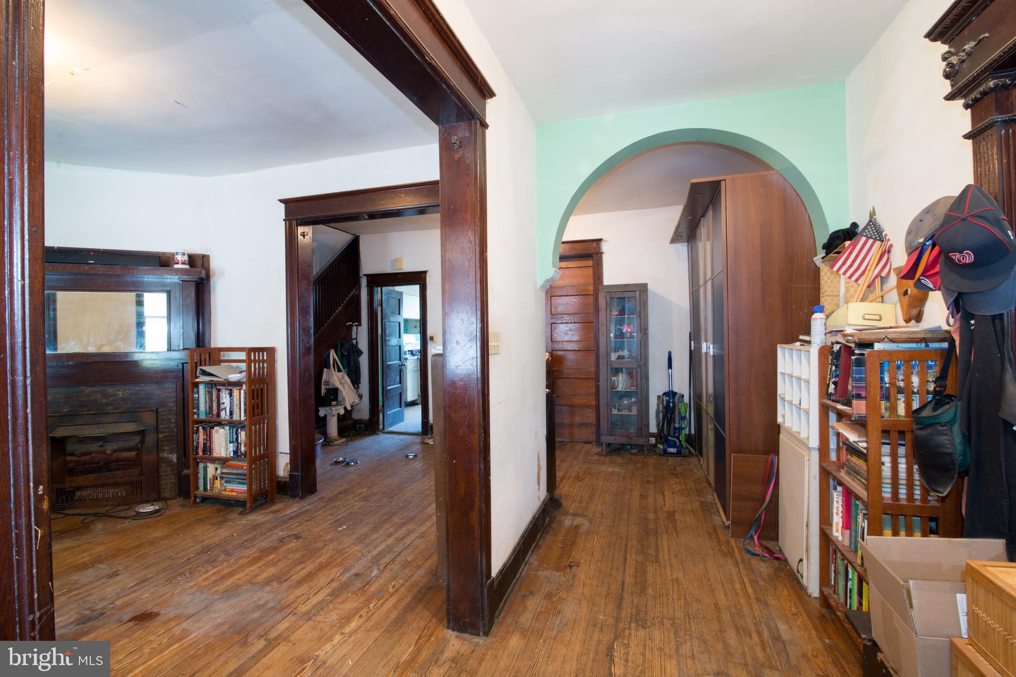 731 Park Road Northwest Washington, DC 20010 - Photo 7 of 28 Foyer