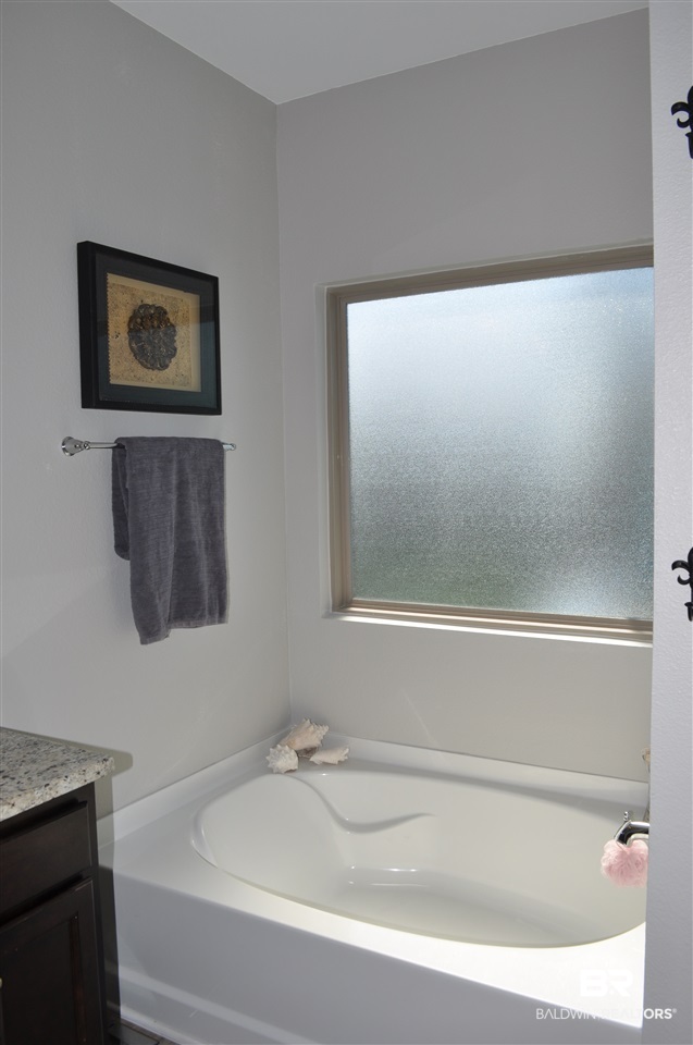 1725 Arcadia Drive Foley, AL 36535 - Photo 20 of 23 Garden Tub