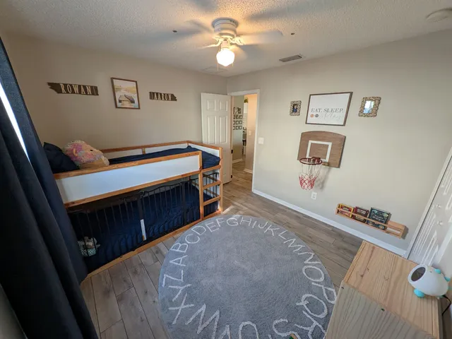 a view of an entryway with furniture