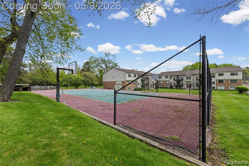 30052 West Twelve Mile Road, Unit 61 Farmington, MI 48334 - Photo 22 of 23