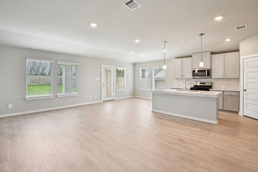 2131 Rawls Ranch Conroe, TX 77301 - Photo 4 of 41