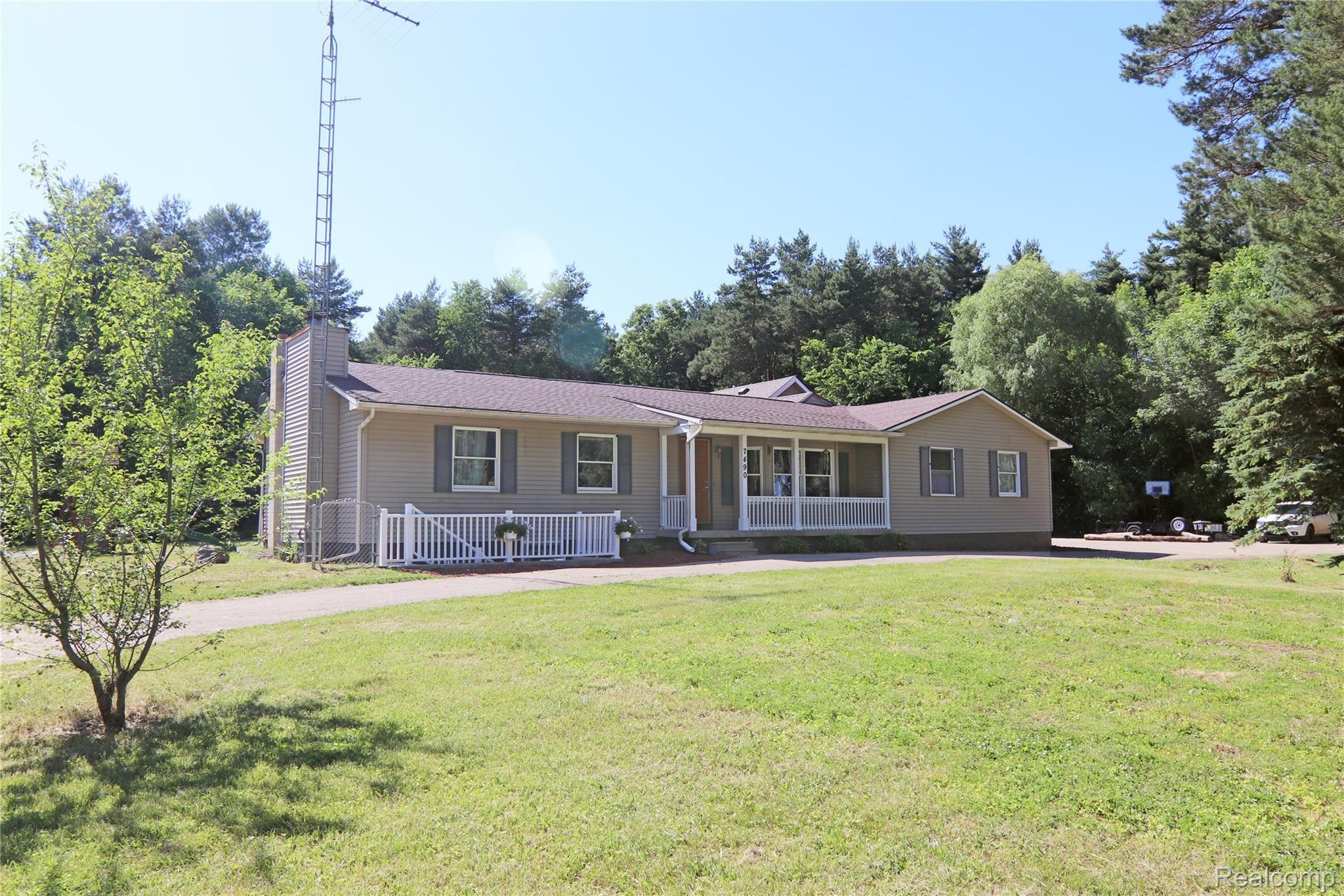 7490 South Reed Road Durand, MI 48429 - Photo 1 of 16 IMG_5695.JPG