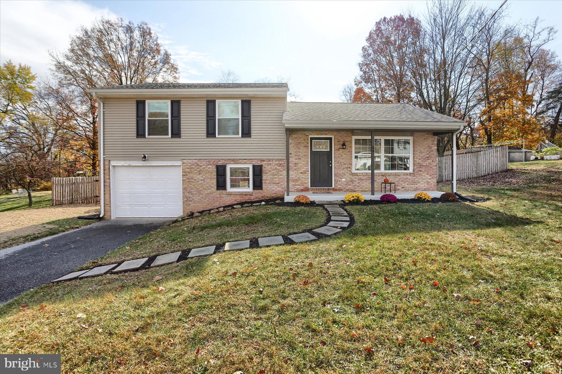 54 Ridgeview Road Hummelstown, PA 17036 - Photo 1 of 35 Gallery Image 1