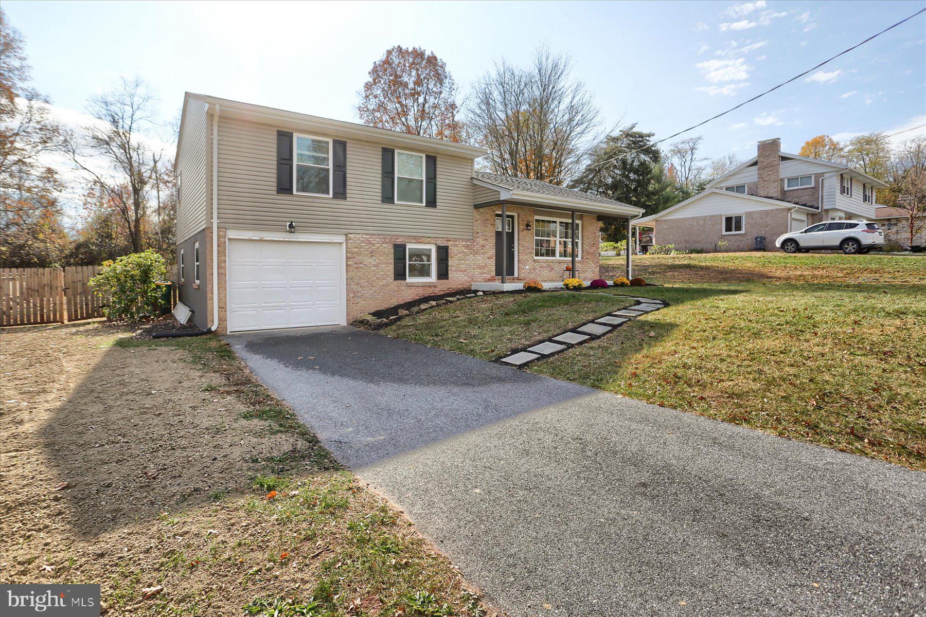 54 Ridgeview Road Hummelstown, PA 17036 - Photo 2 of 35 Gallery Image 2