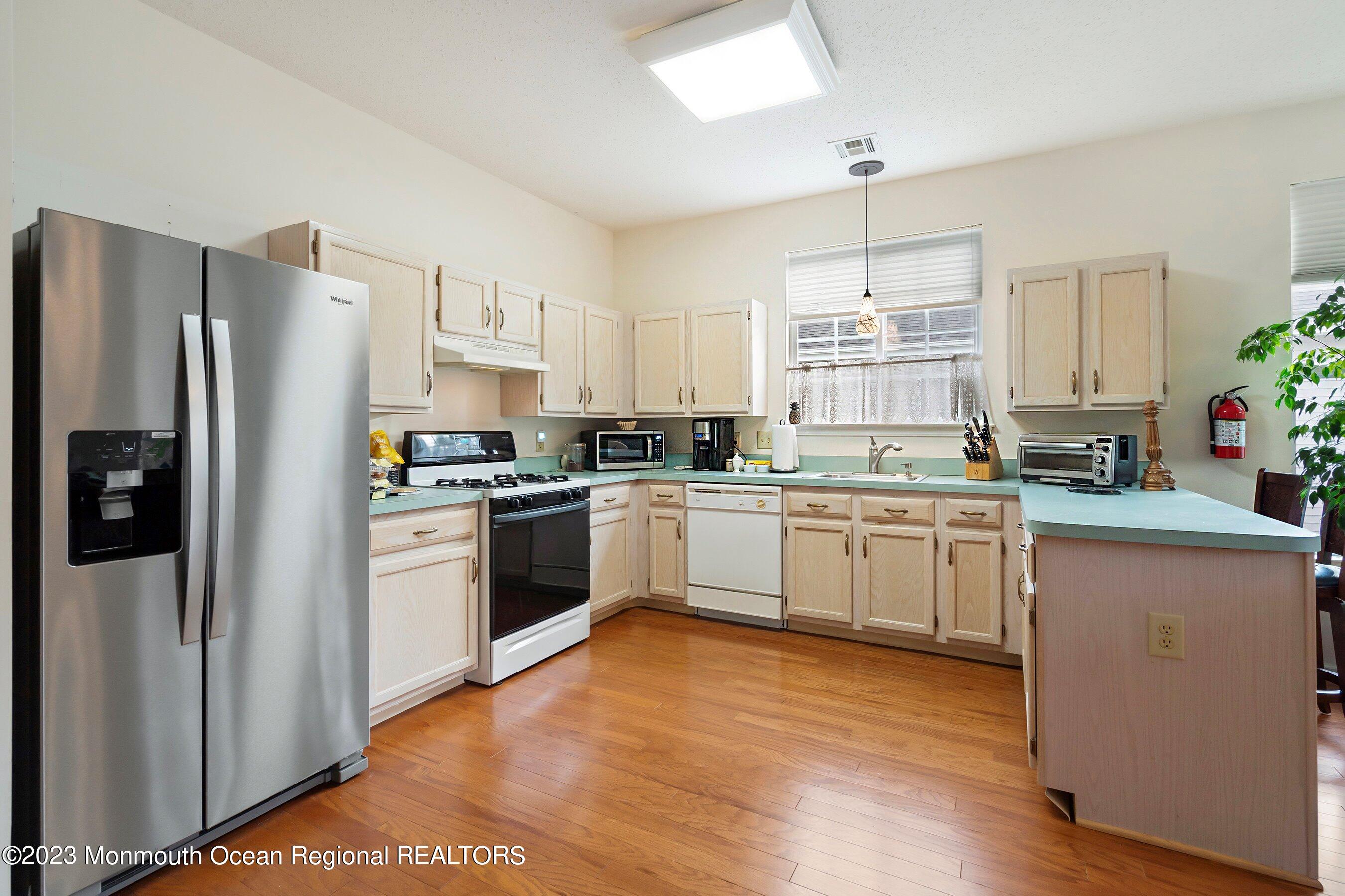 58 Sandpiper Road Barnegat, NJ 08005 - Photo 9 of 26 09-Kitchen 1A
