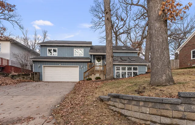 $285,000 | 1221 20th Ave Way, East Moline, IL 61244