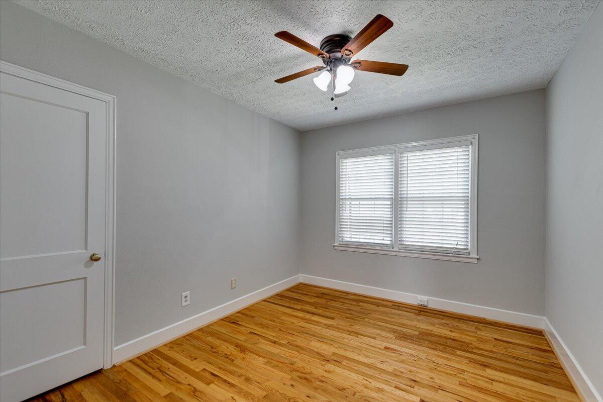 505 Sharondale Road Chattanooga, TN 37412 - Photo 17 of 25 18-505 Sharondale Rd-18
