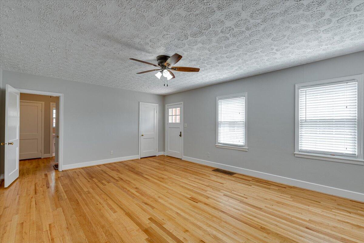 505 Sharondale Road Chattanooga, TN 37412 - Photo 3 of 25 03-505 Sharondale Rd-3