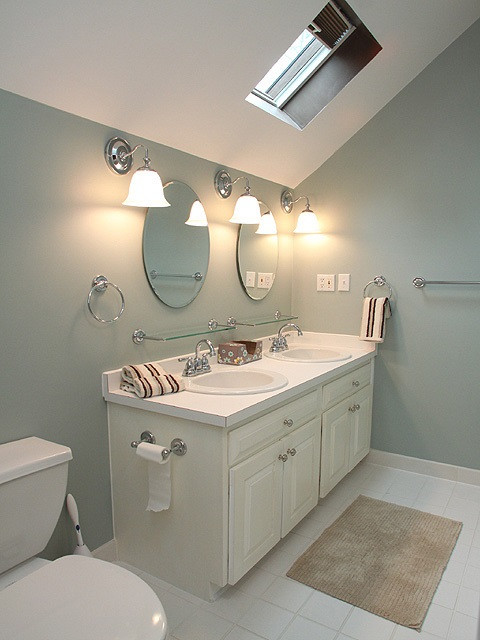 4105 Ridgebrook Bluffs Drive Raleigh, NC 27603 - Photo 15 of 25 Bathroom
