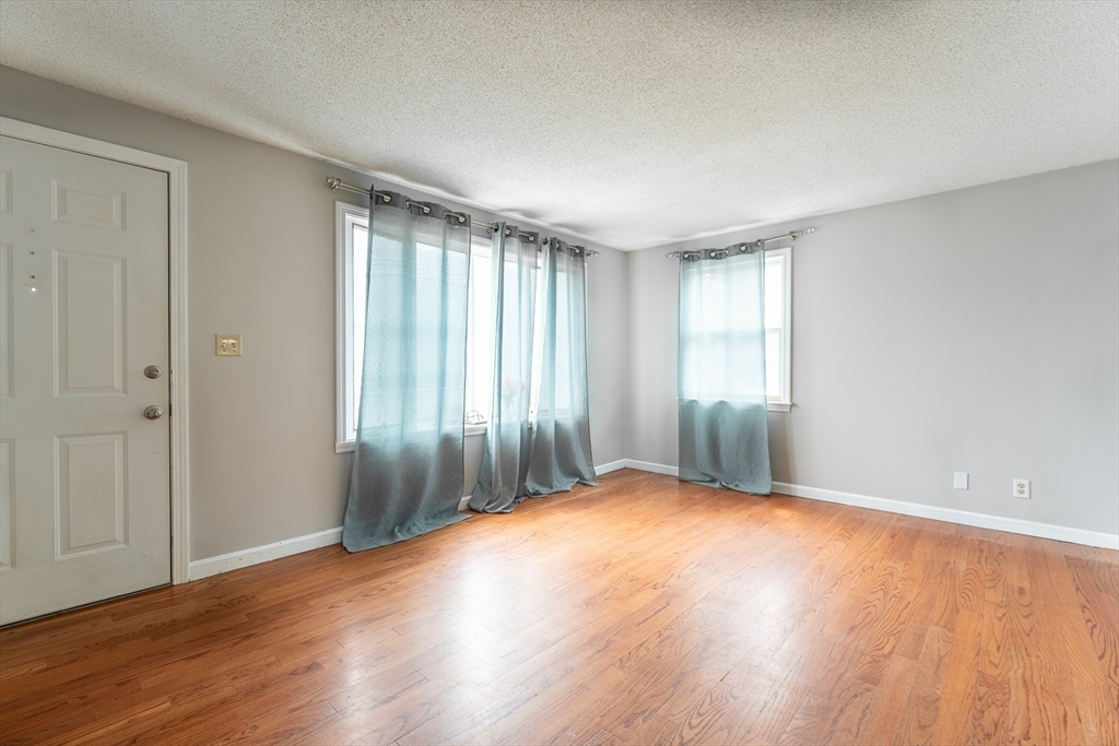 1178 Sumner Avenue Springfield, MA 01118 - Photo 3 of 16