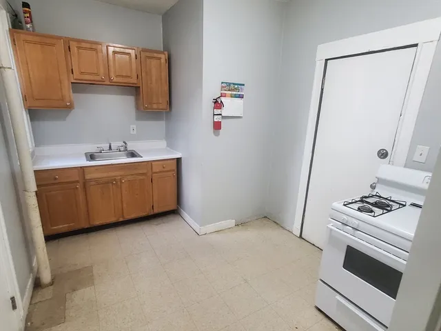 $2,100 | 76 Walnut Park, Unit 4, Boston, MA 02119