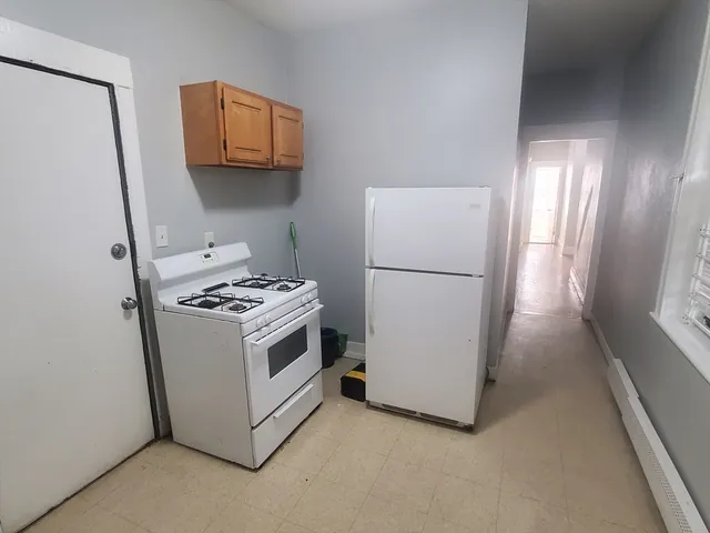 $2,100 | 76 Walnut Park, Unit 4, Boston, MA 02119