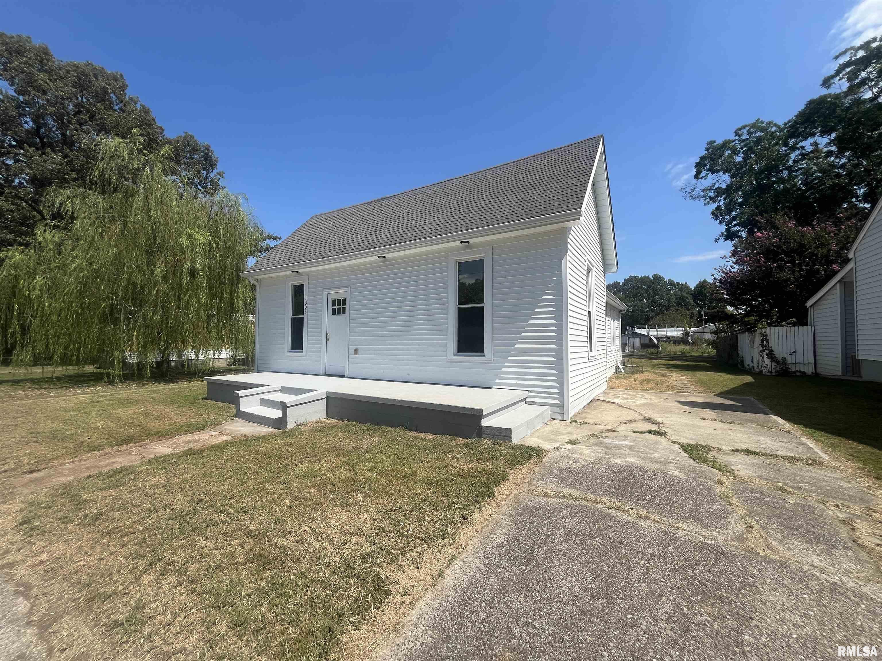 1302 Catherine Street Metropolis, IL 62960 - Photo 2 of 25