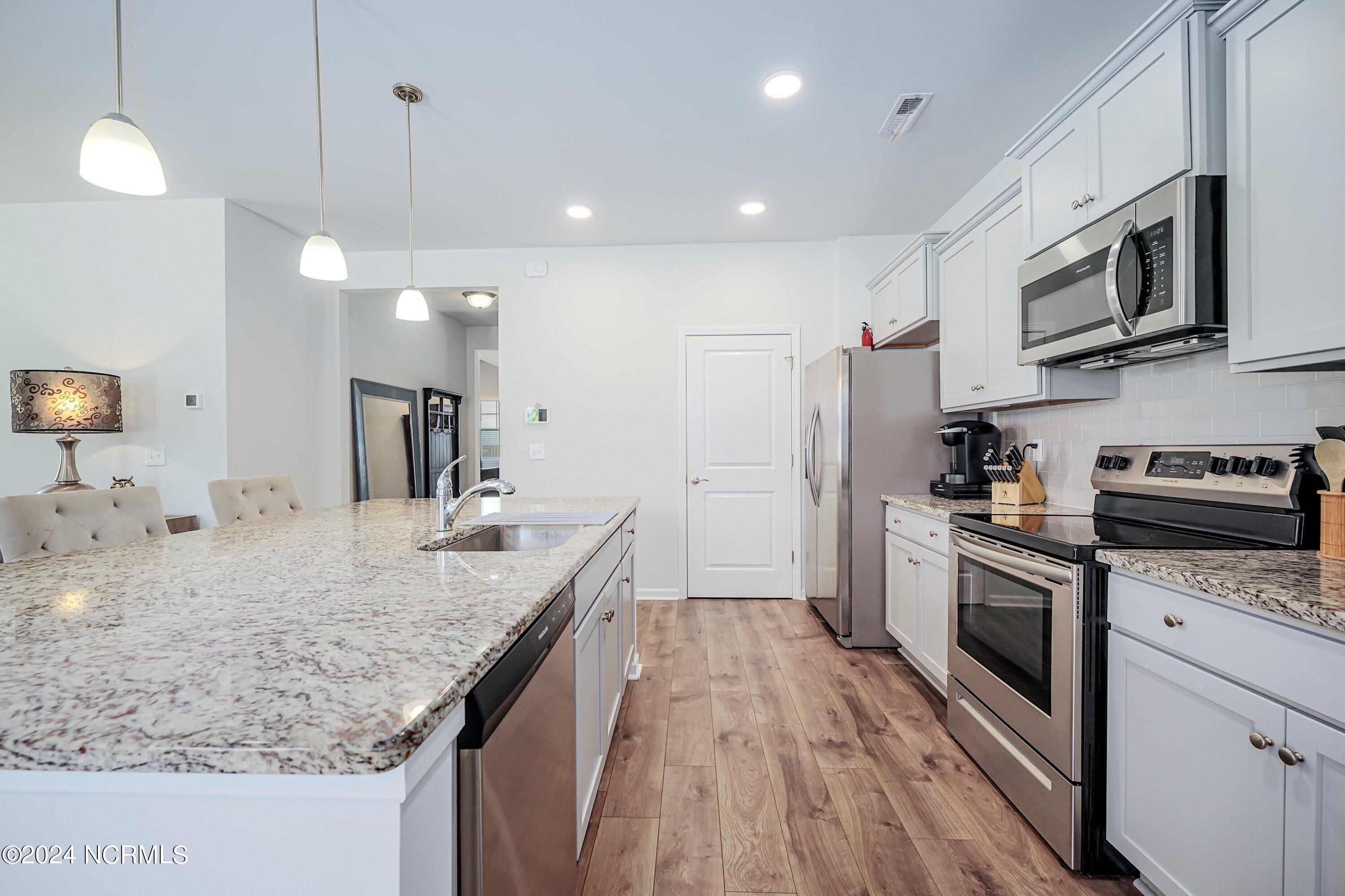 143 Seneca Reef Drive Hampstead, NC 28443 - Photo 16 of 38 17-A7406446