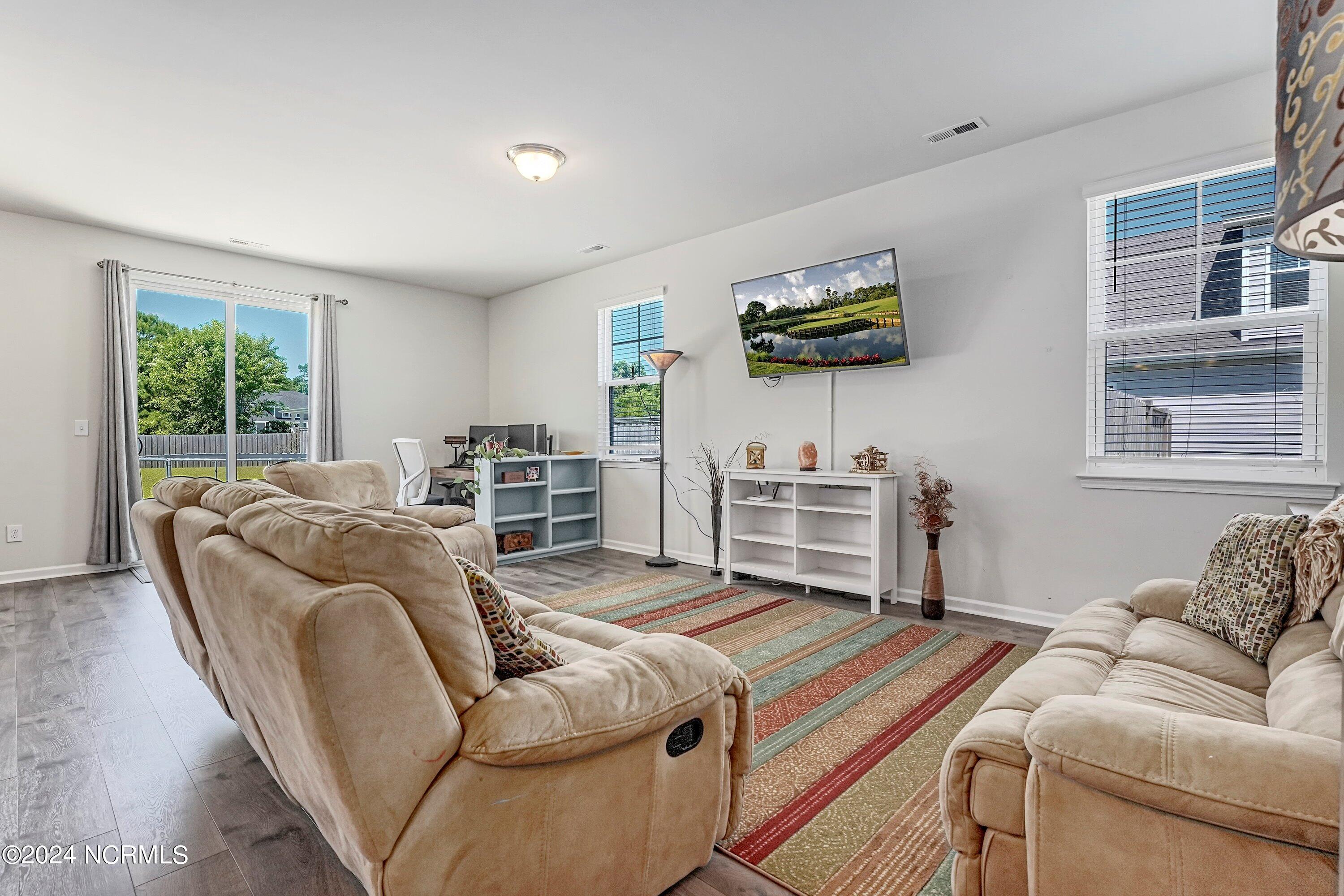 143 Seneca Reef Drive Hampstead, NC 28443 - Photo 8 of 38 09-A7406378