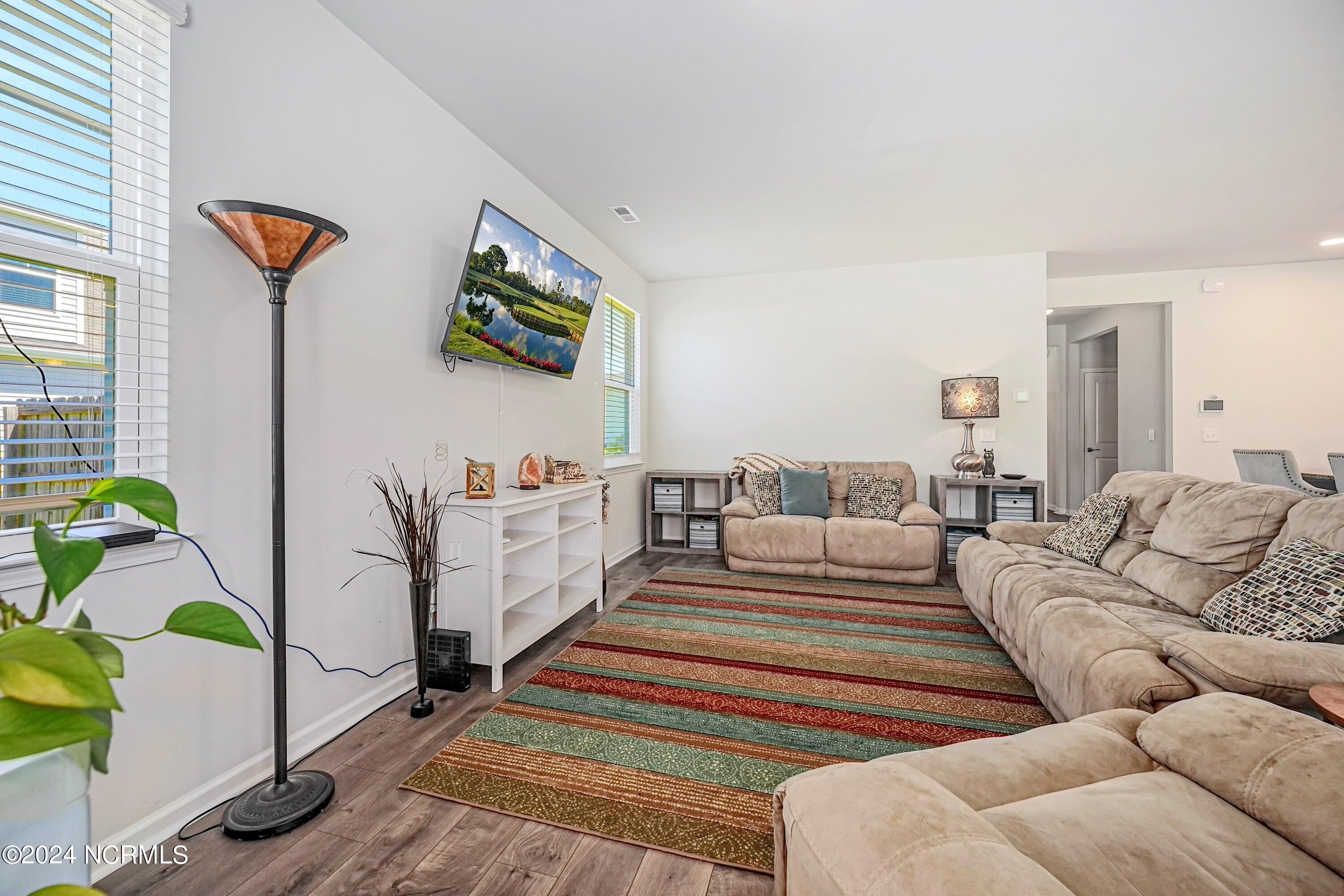 143 Seneca Reef Drive Hampstead, NC 28443 - Photo 10 of 38 11-A7406398