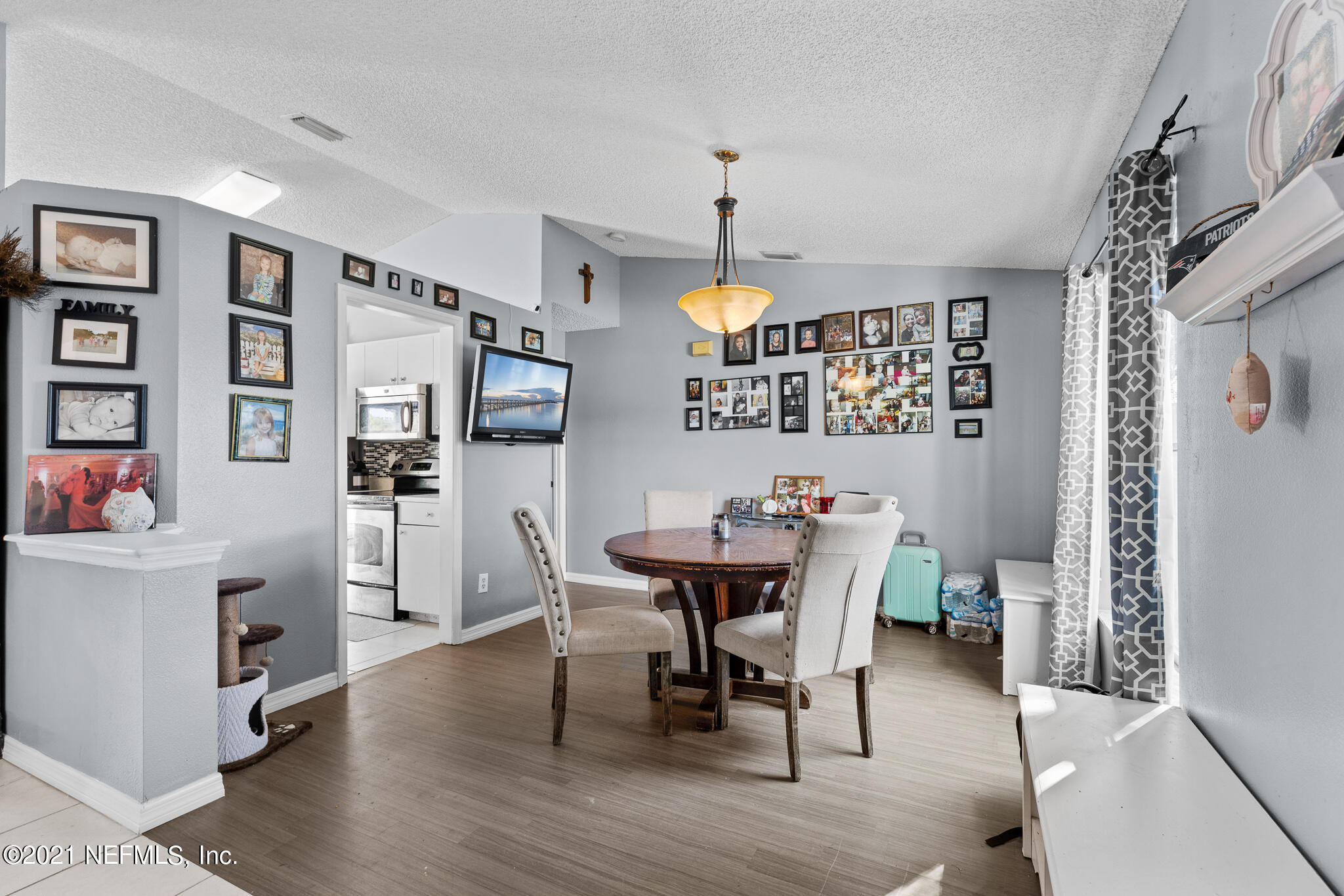 235 Benchor Road Northwest Palm Bay, FL 32907 - Photo 4 of 25 Dining