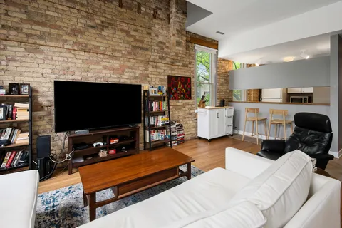 $1,799,000 | 1149 West Wellington Avenue, Chicago, IL 60657