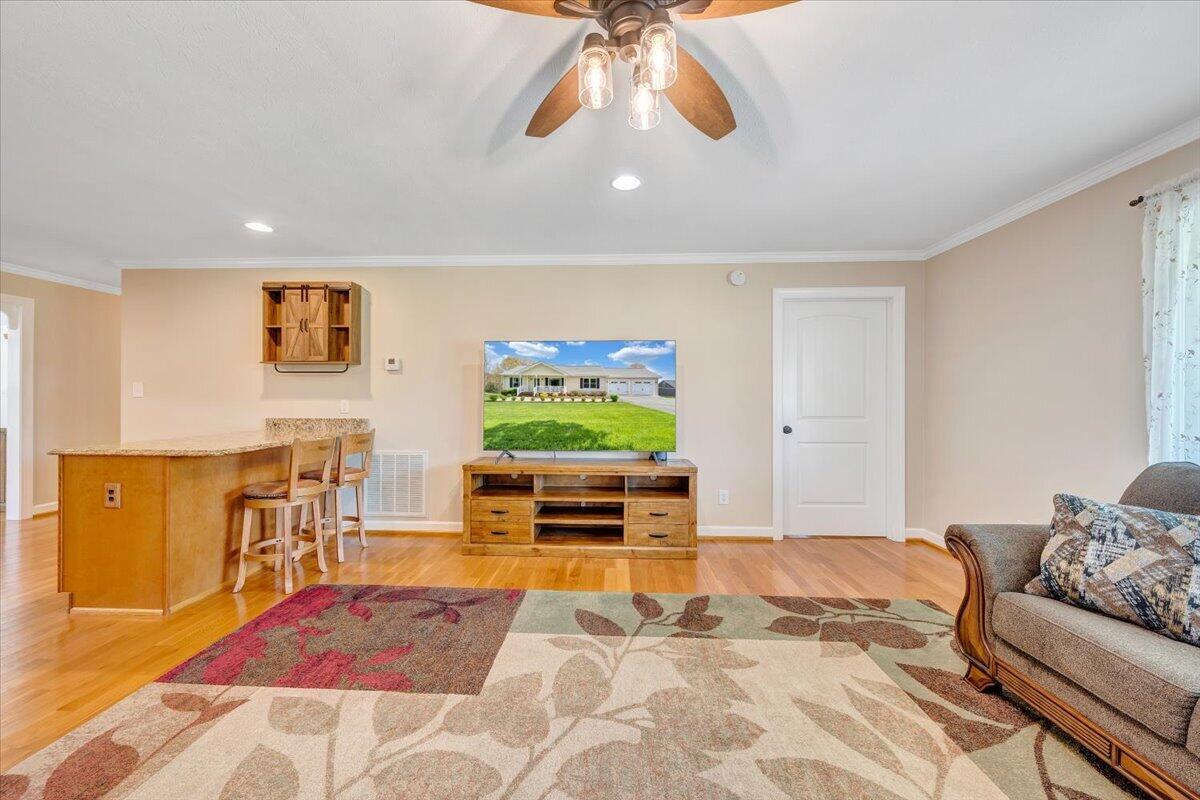 462 Gilford Road Wirtz, VA 24184 - Photo 5 of 52 06-MIB08107