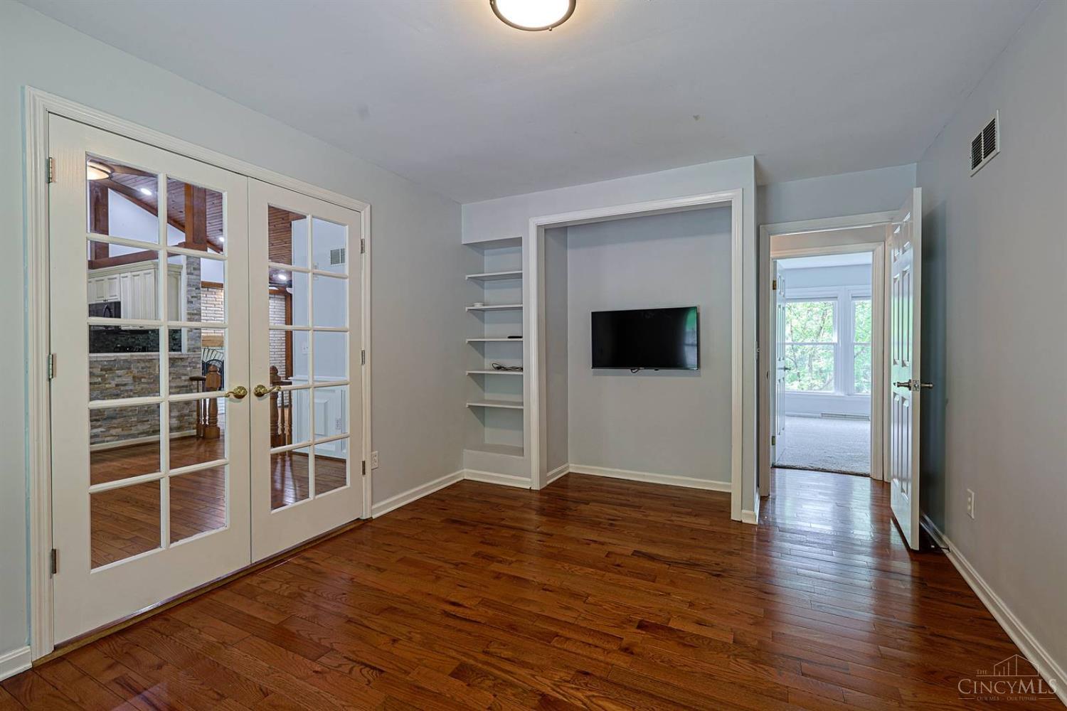 3304 Wagner Road Cincinnati, OH 45245 - Photo 24 of 69 Gallery Image 24
