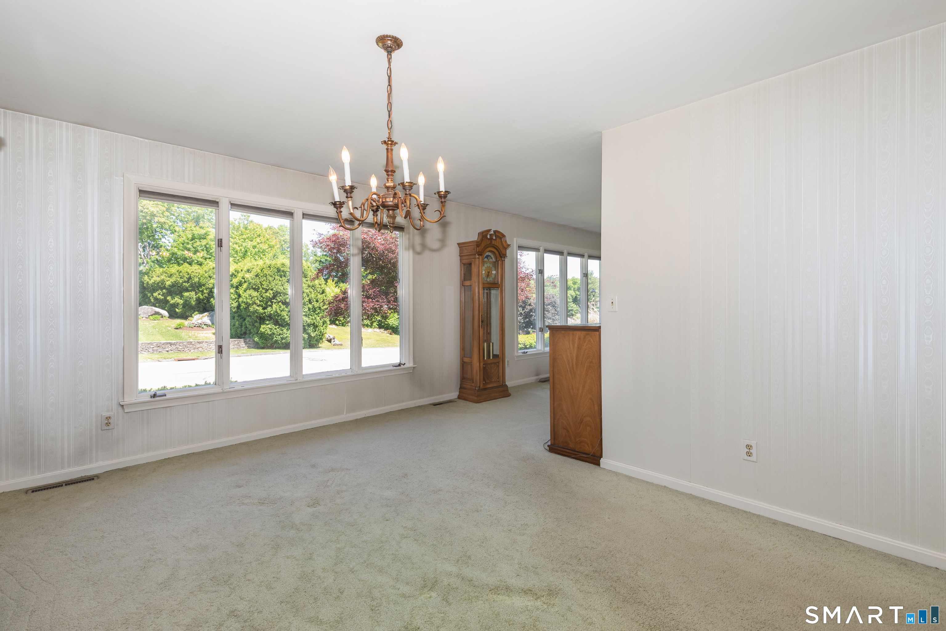 319 Maybrook Road Waterbury, CT 06708 - Photo 13 of 40