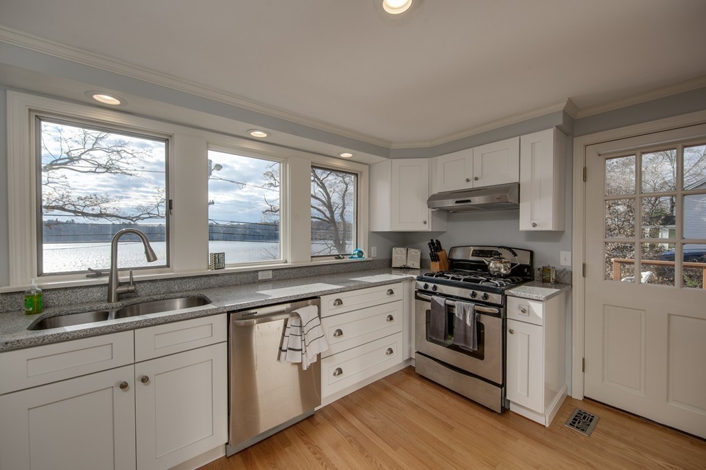 79 Pleasant Valley Road Amesbury, MA 01913 - Photo 6 of 30 Gallery Image 6