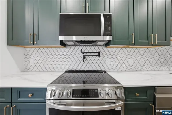 a close view of sink and tap