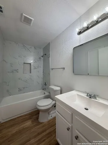 $2,000 | 5526 Green Grove Drive, San Antonio, TX 78223