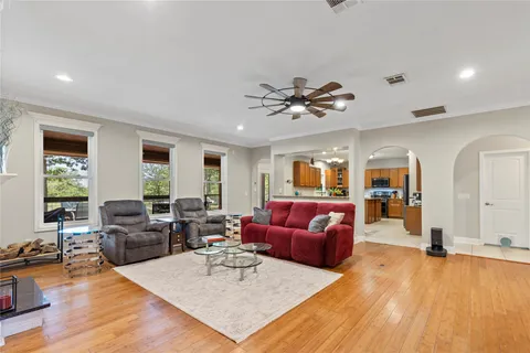 $879,900 | 550 League Line Road, Smithville, TX 78957