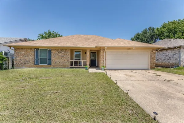 $339,999 | 6625 Moss Lane, Watauga, TX 76148
