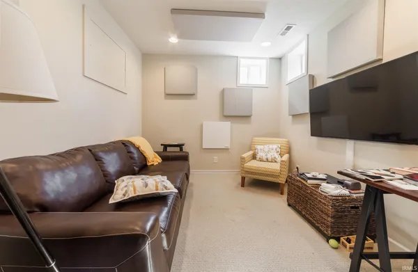 $2,900 | 1630 South Ira Street, Bloomington, IN 47401