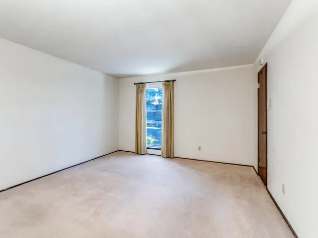 $398,000 | 11032 Wallbrook Drive, Dallas, TX 75238