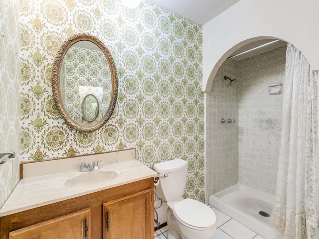 $398,000 | 11032 Wallbrook Drive, Dallas, TX 75238