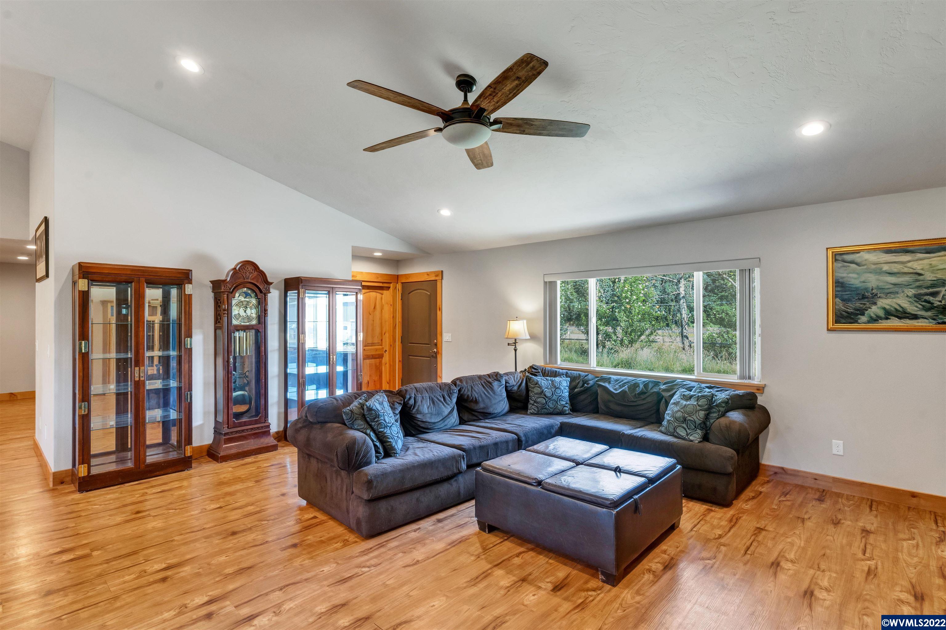 7714 Bates Road South Salem, OR 97306 - Photo 15 of 36