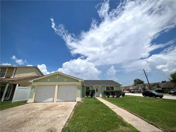 $189,000 | 3800 Red Bud Lane, Harvey, LA 70058
