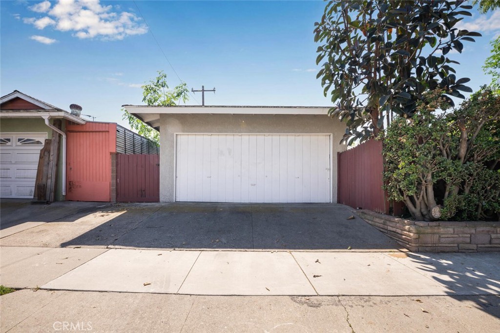 2154 North Studebaker Road Long Beach, CA 90815 - Photo 37 of 37 a view of outdoor space and yard