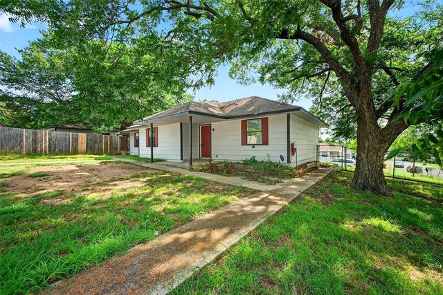 $1,349 | 701 East Morton Street, Denison, TX 75021