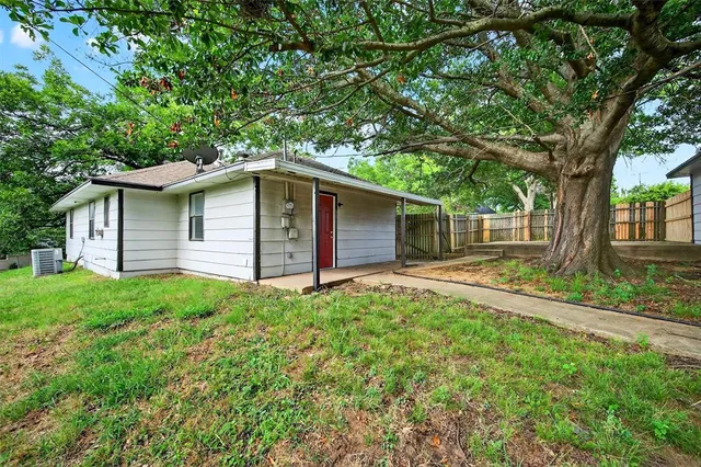$1,349 | 701 East Morton Street, Denison, TX 75021