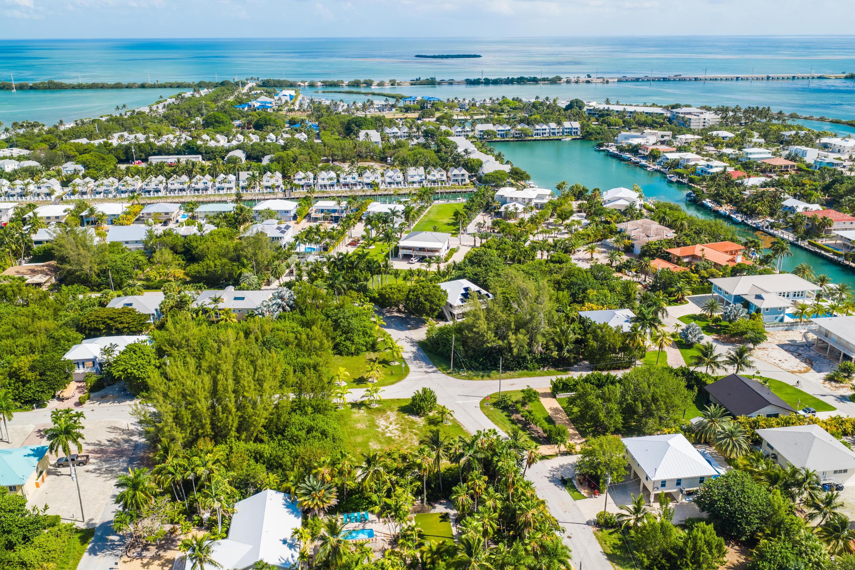 101 Bahama Drive South Marathon, FL 33050 - Photo 8 of 15 IMG_7487