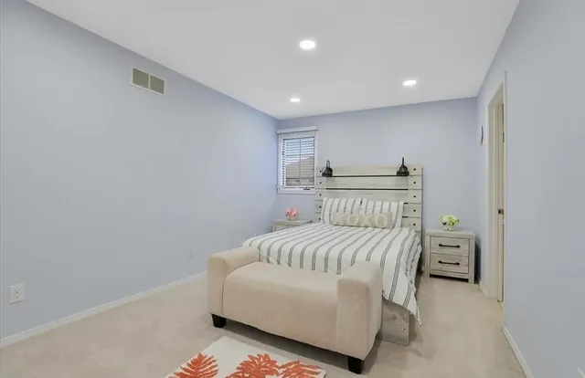 $390,000 | 1100 Sterling Glen CC Court, Normal, IL 61761