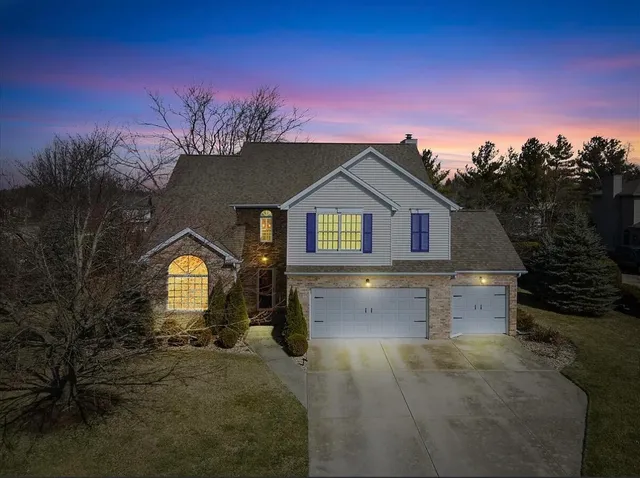 $390,000 | 1100 Sterling Glen CC Court, Normal, IL 61761