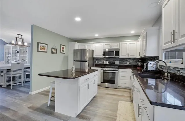 $390,000 | 1100 Sterling Glen CC Court, Normal, IL 61761