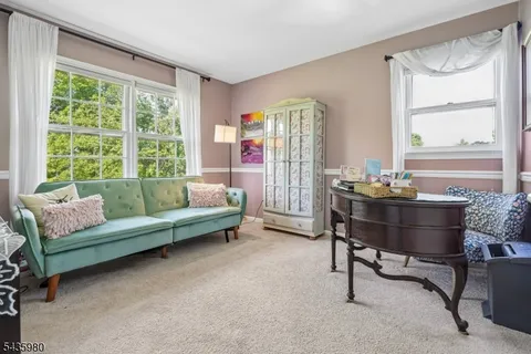 $600,000 | 16 Old Mountain Road, Lebanon, NJ 08833